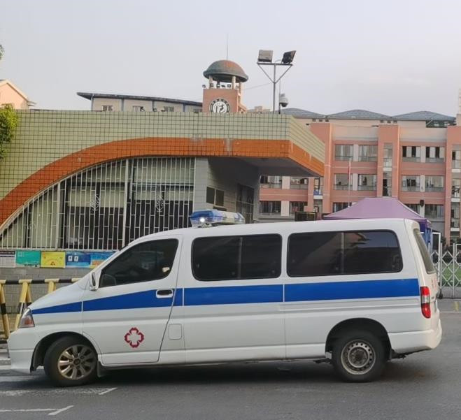 八公山救护车出租护送骨折病人一公里多少钱